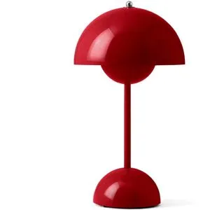 &tradition - Flowerpot Akku Tischleuchte VP9 mit magnetischem Ladekabel, glänzend, zinnoberrot