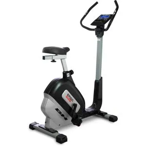 Bicicleta Estática Ergo EMS H678 BH Fitness: Quadro aberto para fácil acesso à máquina