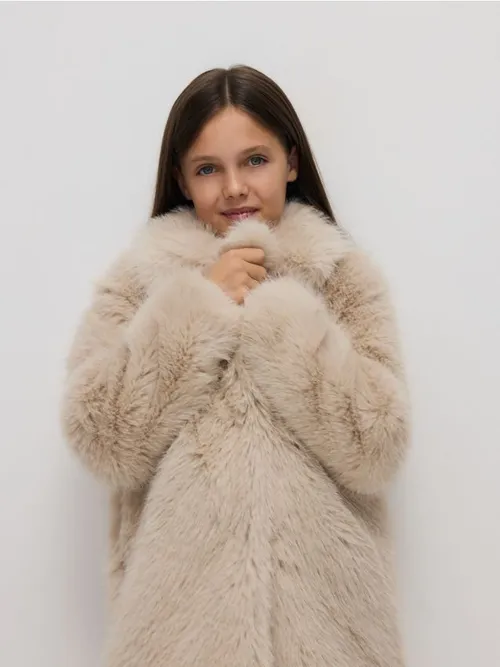 Reserved - Płaszcz ze sztucznego futerka - beżowy